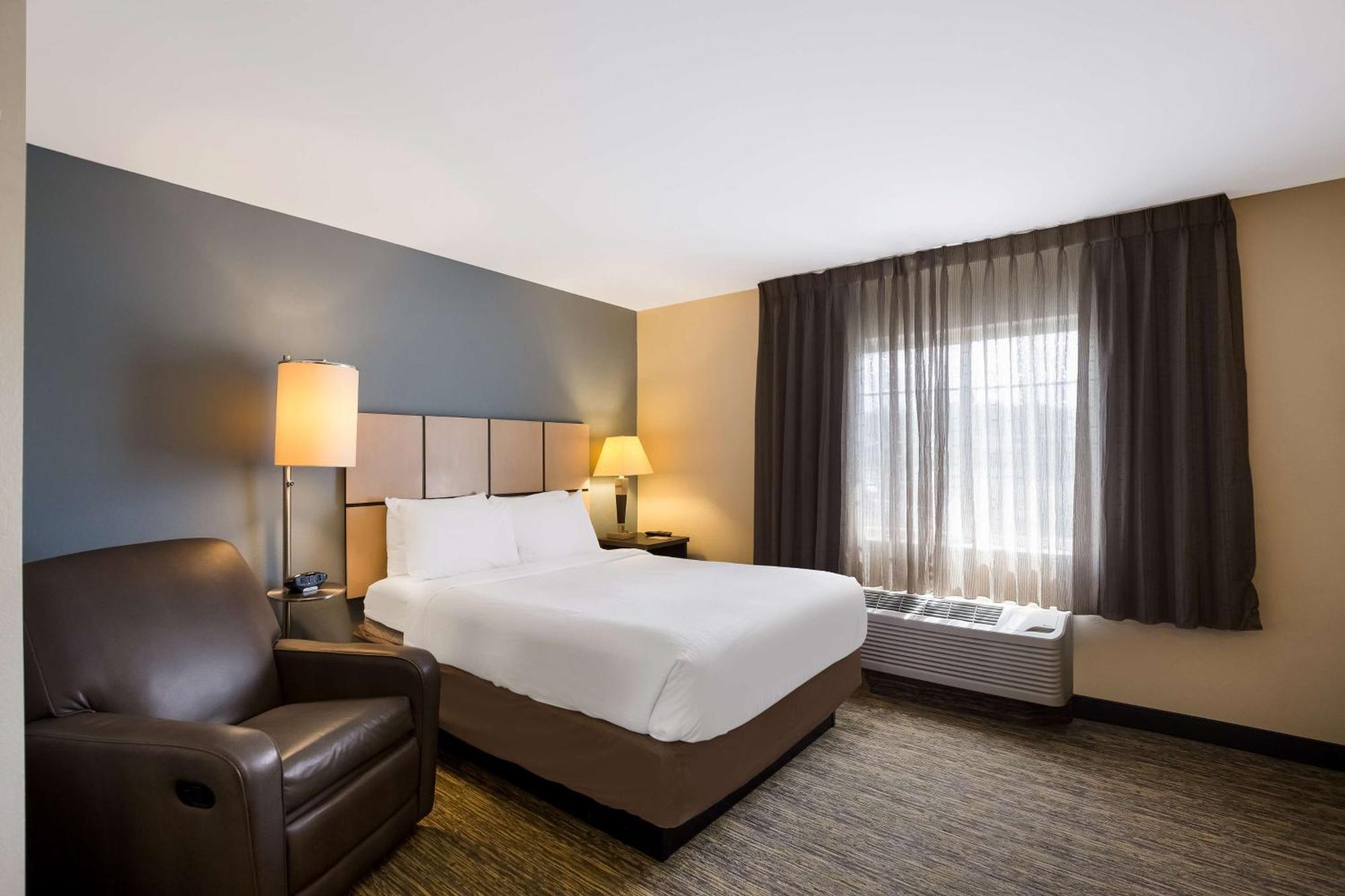 Sonesta Simply Suites St Louis Earth City Екстер'єр фото