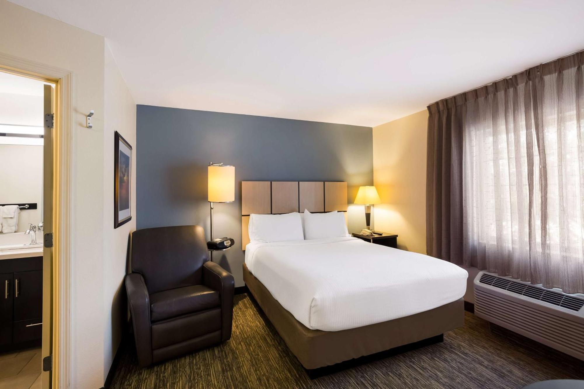 Sonesta Simply Suites St Louis Earth City Екстер'єр фото