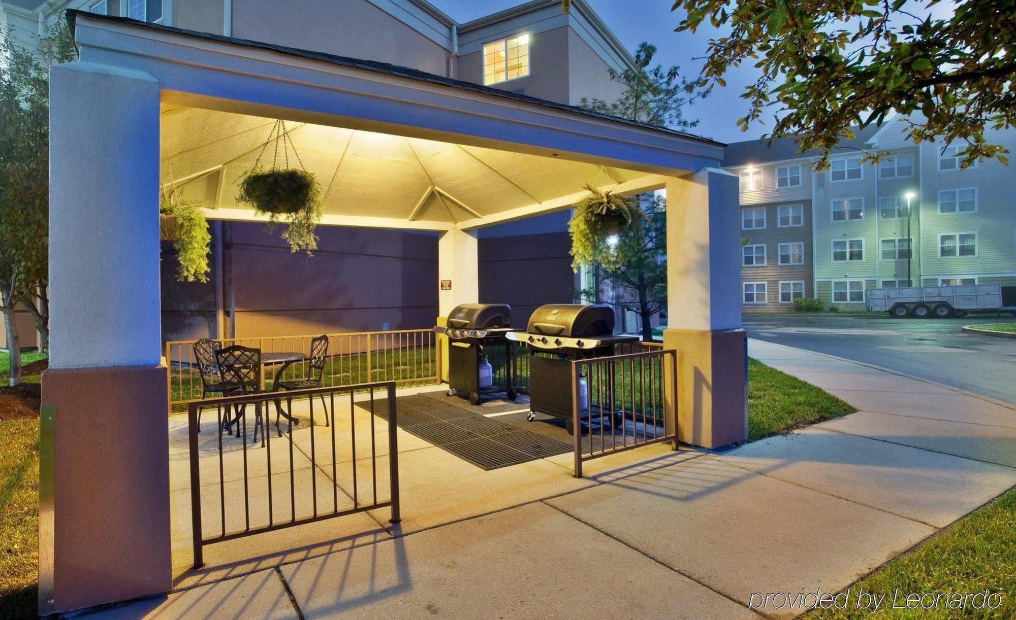 Sonesta Simply Suites St Louis Earth City Екстер'єр фото